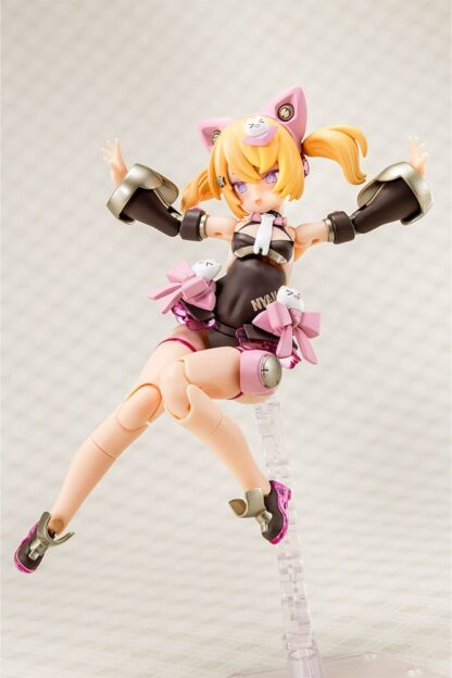 Megami Device - Puni Mofu Kuro Mao Plastic Model Kit